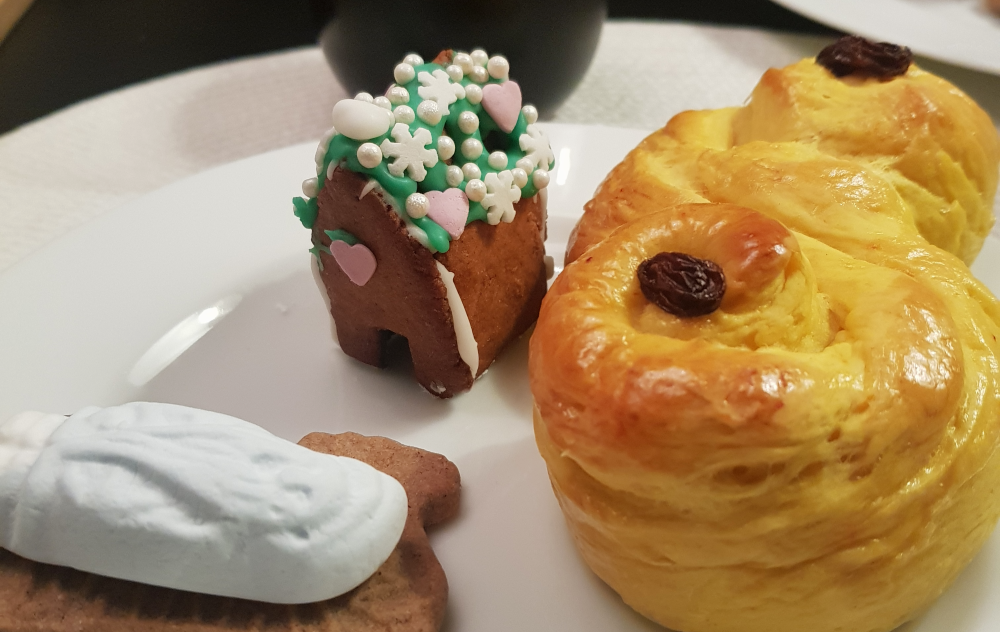 Swedish Lussekatt, gingerbread cookies on a plate